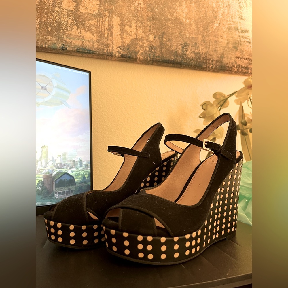 Tory Burch Ollie Wedges size 9